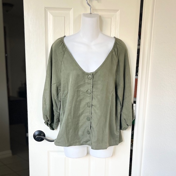 Sanctuary Mila Solid Hued Green Lyocell Button down Half sleeve top - Picture 1 of 8